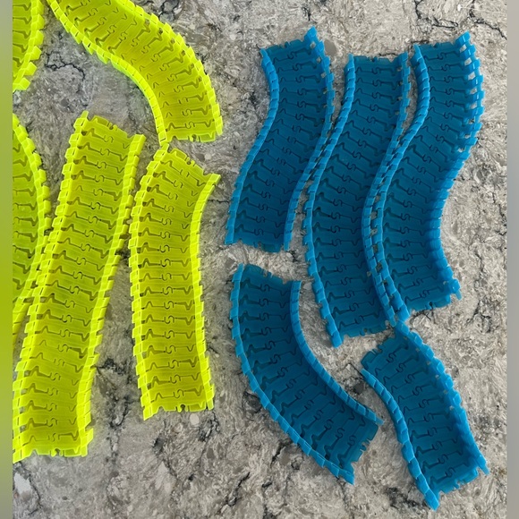 Magic tracks lot - variety of colors - Picture 2 of 4